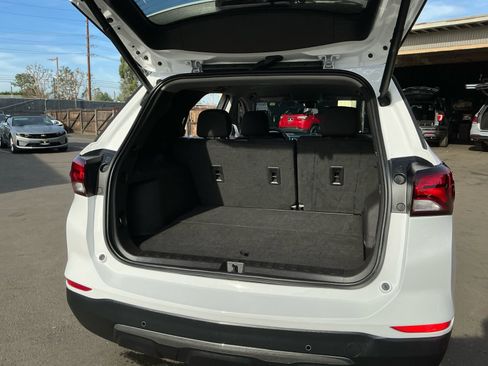 Used 2024 Chevrolet Equinox LT image 27