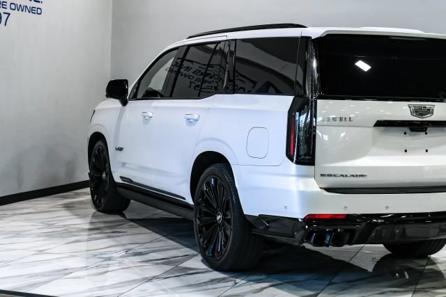 Used 2025 Cadillac Escalade V w/ LPO, Floor Liner Package AWD/4WD image 14