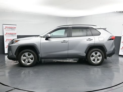 Used 2020 Toyota RAV4 XLE image 5