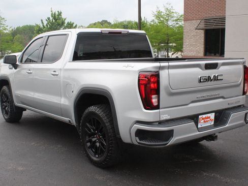 Used 2022 GMC Sierra 1500 Elevation w/ LPO, Elevation Black Package AWD/4WD image 8