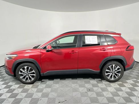 Used 2022 Toyota Corolla Cross XLE FWD image 6