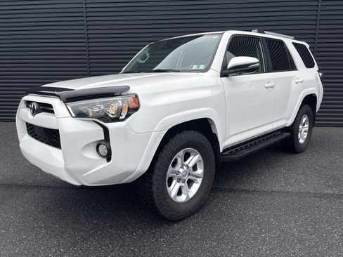 Used 2020 Toyota 4Runner SR5 Premium w/ Moonroof Package AWD/4WD image 1