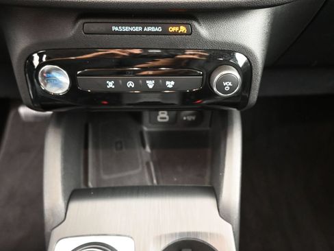 Used 2025 Ford Escape Platinum AWD/4WD image 3