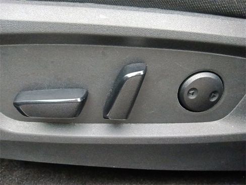 Used 2024 Nissan Pathfinder SV image 16