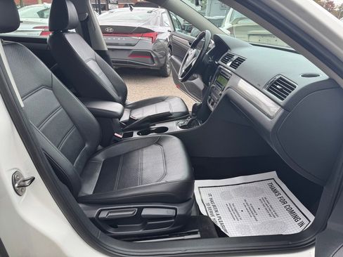 Used 2014 Volkswagen Passat 1.8T S image 22