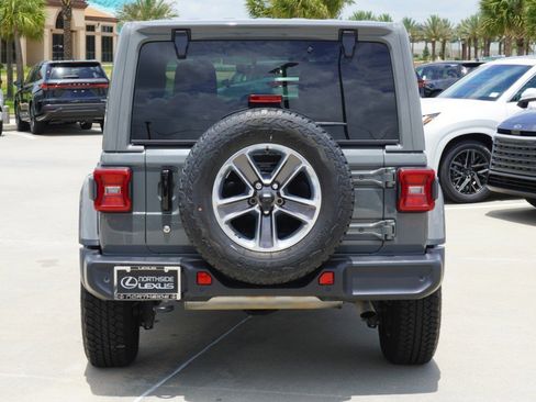 Used 2019 Jeep Wrangler Unlimited Sahara AWD/4WD image 7