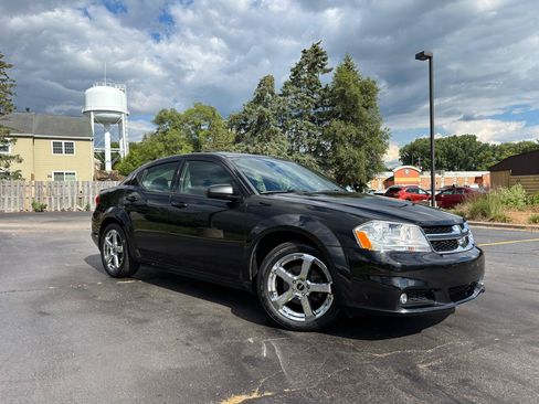 Used 2011 Dodge Avenger Lux FWD image 11