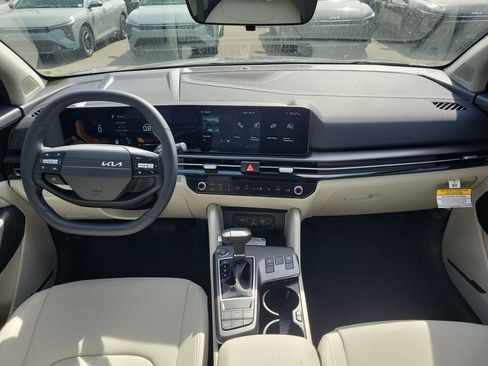 New 2026 Kia Sportage EX image 18