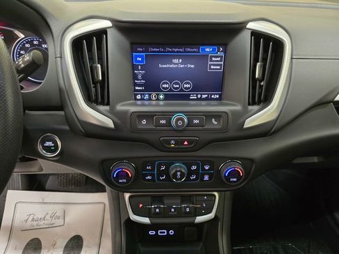 Used 2023 GMC Terrain SLE w/ Driver Convenience Package image 19