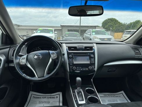 Used 2014 Nissan Altima 2.5 SV w/ Convenience Package FWD image 9