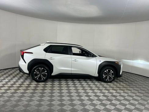 Used 2024 Subaru Solterra Premium image 3