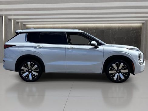 Used 2023 Mitsubishi Outlander SEL FWD image 7