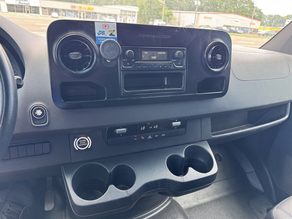 Used 2019 Mercedes-Benz Sprinter 144 image 8