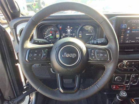 Used 2024 Jeep Wrangler Unlimited AWD/4WD image 22
