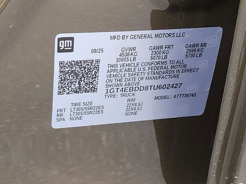 New 2026 GMC Hummer EV 4x4 Crew Cab w/ LPO, Dark Essentials Package image 15