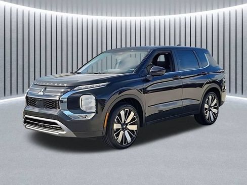 New 2026 Mitsubishi Outlander SE FWD image 3
