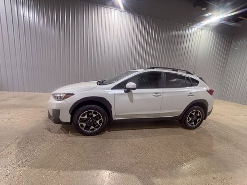 Used 2019 Subaru Crosstrek 2.0i Premium w/ Eyesight System image 2