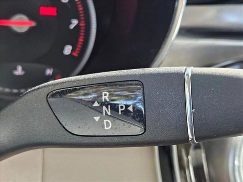 Used 2018 Mercedes-Benz GLC 300 4MATIC image 8