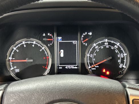 Used 2023 Toyota 4Runner Limited AWD/4WD image 21