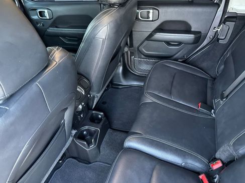 Used 2021 Jeep Wrangler Unlimited Sahara w/ Uconnect 4C Nav & Sound Group AWD/4WD image 12