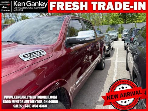 Used 2019 RAM 1500 Laramie AWD/4WD image 7