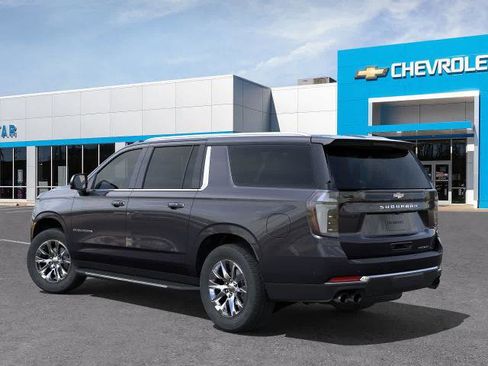 New 2025 Chevrolet Suburban Premier image 3