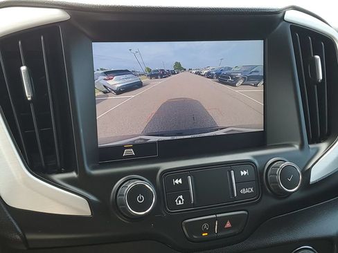 Used 2023 GMC Terrain SLT w/ LPO, Floor Liner Package FWD image 16