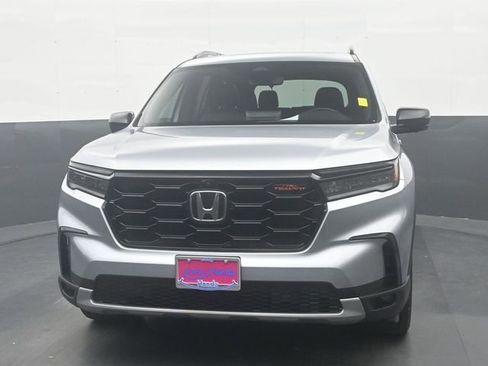 Used 2024 Honda Pilot TrailSport image 3
