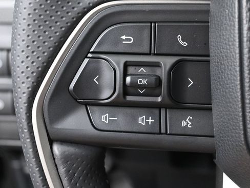 Certified 2025 Toyota 4Runner Limited AWD/4WD image 18