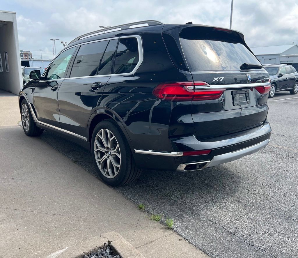 Used 2020 BMW X7 xDrive40i w/ Premium Package AWD/4WD image 5