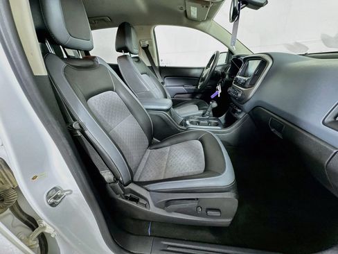 Used 2017 Chevrolet Colorado Z71 AWD/4WD image 33