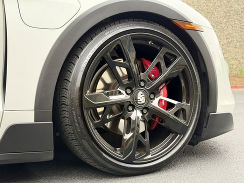 Used 2022 Porsche Taycan 4S AWD/4WD image 19