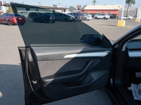 Used 2021 Tesla Model 3 Performance image 13
