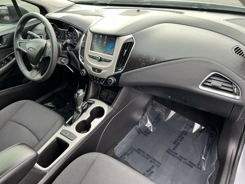 Used 2018 Chevrolet Cruze LS image 45