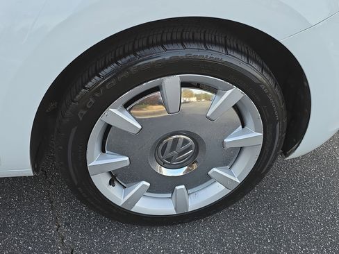 Used 2019 Volkswagen Beetle 2.0T S image 32