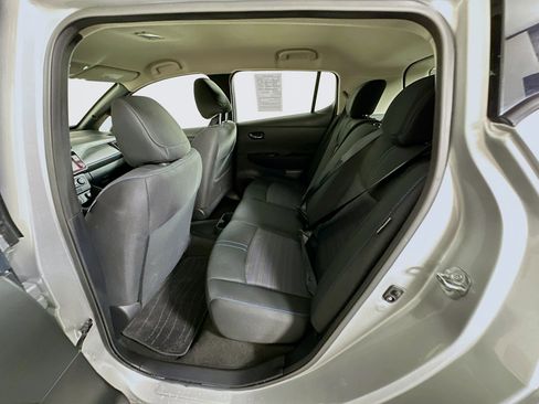 Used 2025 Nissan Leaf S image 25