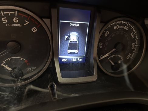 Used 2023 Toyota Tacoma TRD Sport image 5