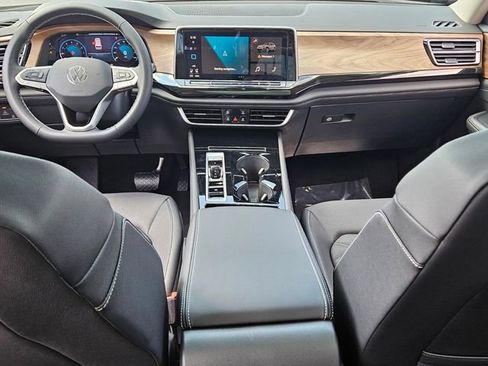 New 2026 Volkswagen Atlas SE image 8