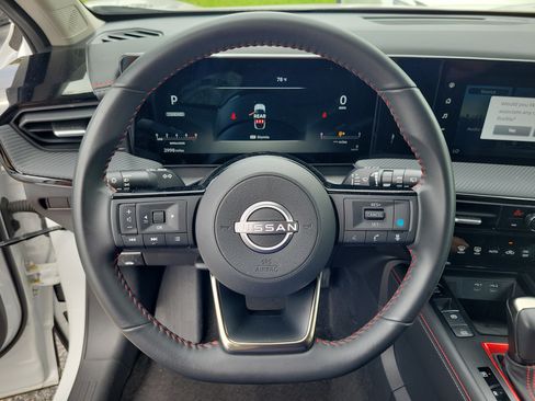 Certified 2025 Nissan Kicks SR FWD image 16
