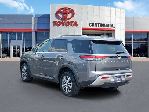 Used 2025 Nissan Pathfinder SL AWD/4WD image 4