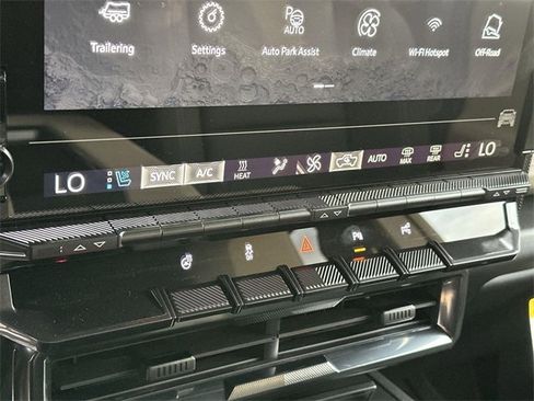 New 2026 GMC Hummer EV SUV image 12