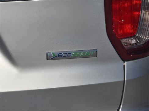 Used 2017 Ford Explorer Limited image 22