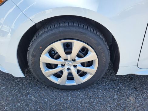 Certified 2025 Toyota Corolla LE image 24