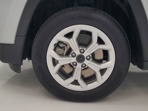 Used 2025 Jeep Compass Latitude image 7