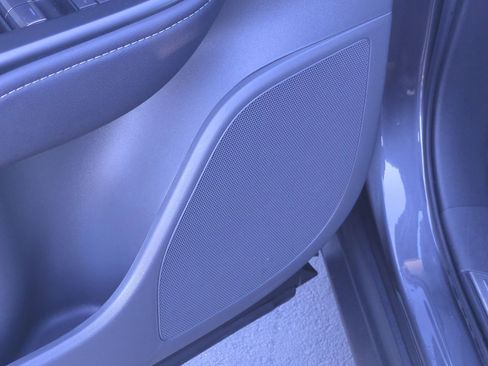 Used 2023 Lexus RZ 450e Premium image 17