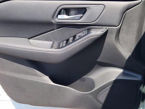 New 2026 Nissan Rogue SV FWD image 17
