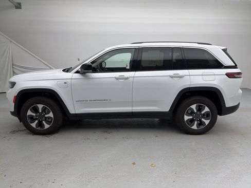 Used 2023 Jeep Grand Cherokee 4WD 4xe image 8