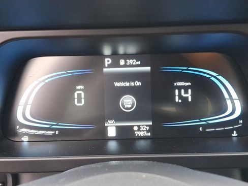 Certified 2025 Hyundai Elantra Sport image 20