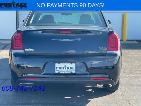 Used 2022 Chrysler 300 Touring w/ Sport Appearance Package AWD/4WD image 22