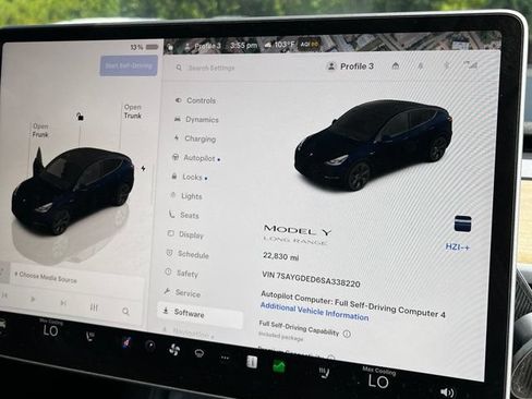 Used 2025 Tesla Model Y Long Range RWD image 24